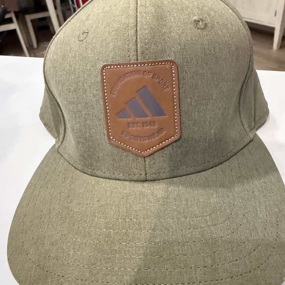 Adidas olive color  Cap with Tan Logo Patch - Picture 1 of 4